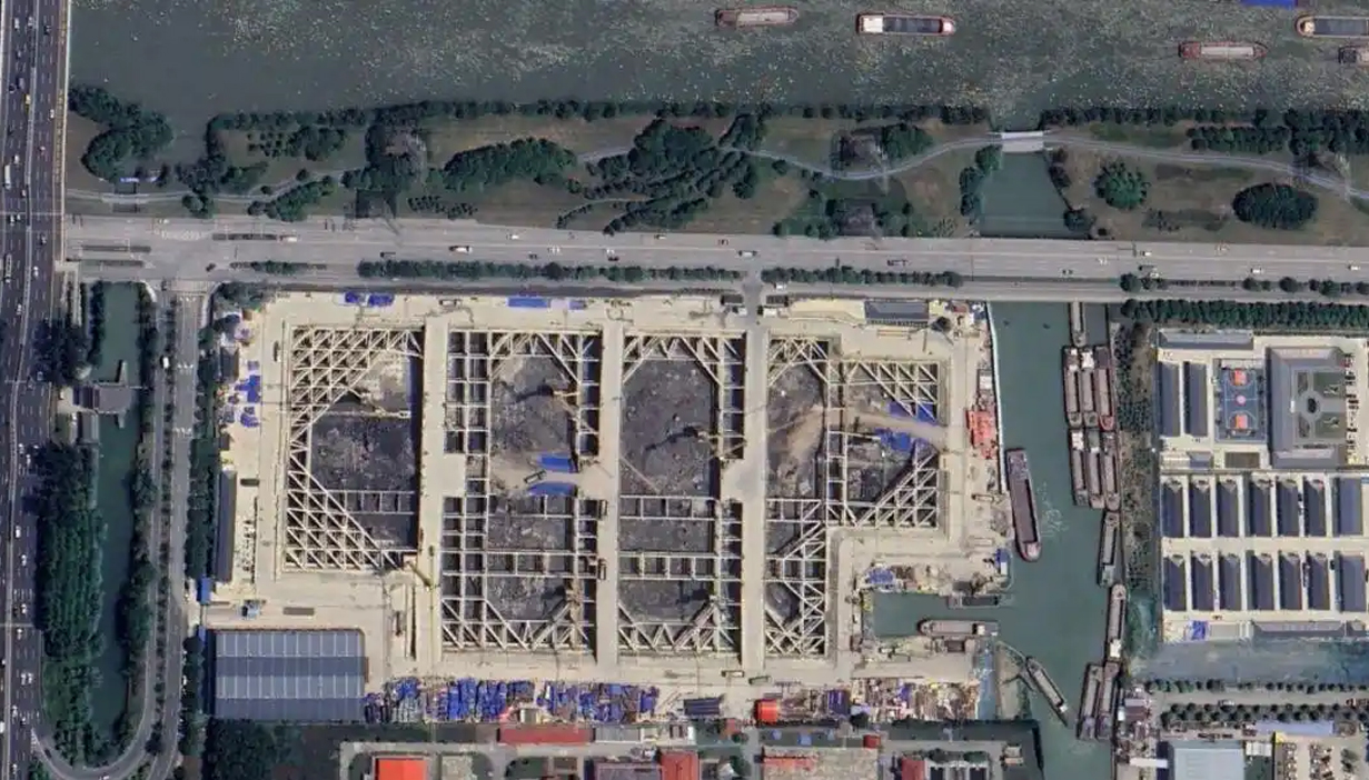 Automated monitoring of deep foundation pit in a city complex
