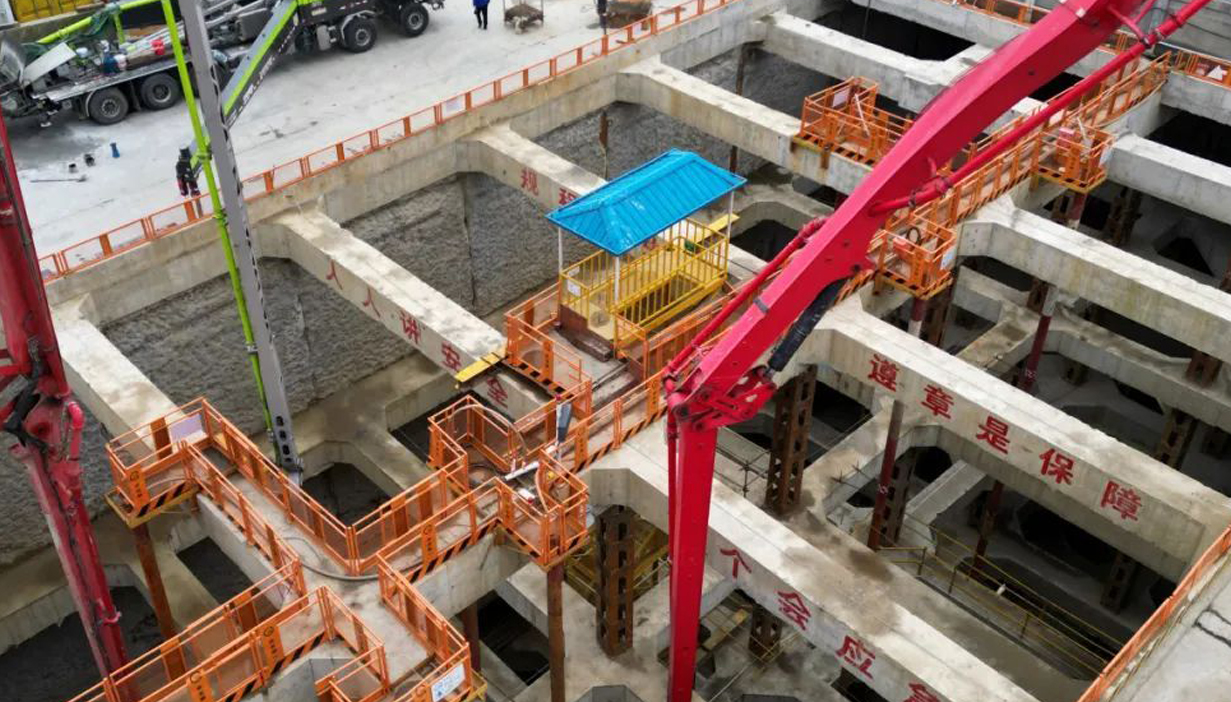 Automated monitoring of deep foundation pit at a certain station